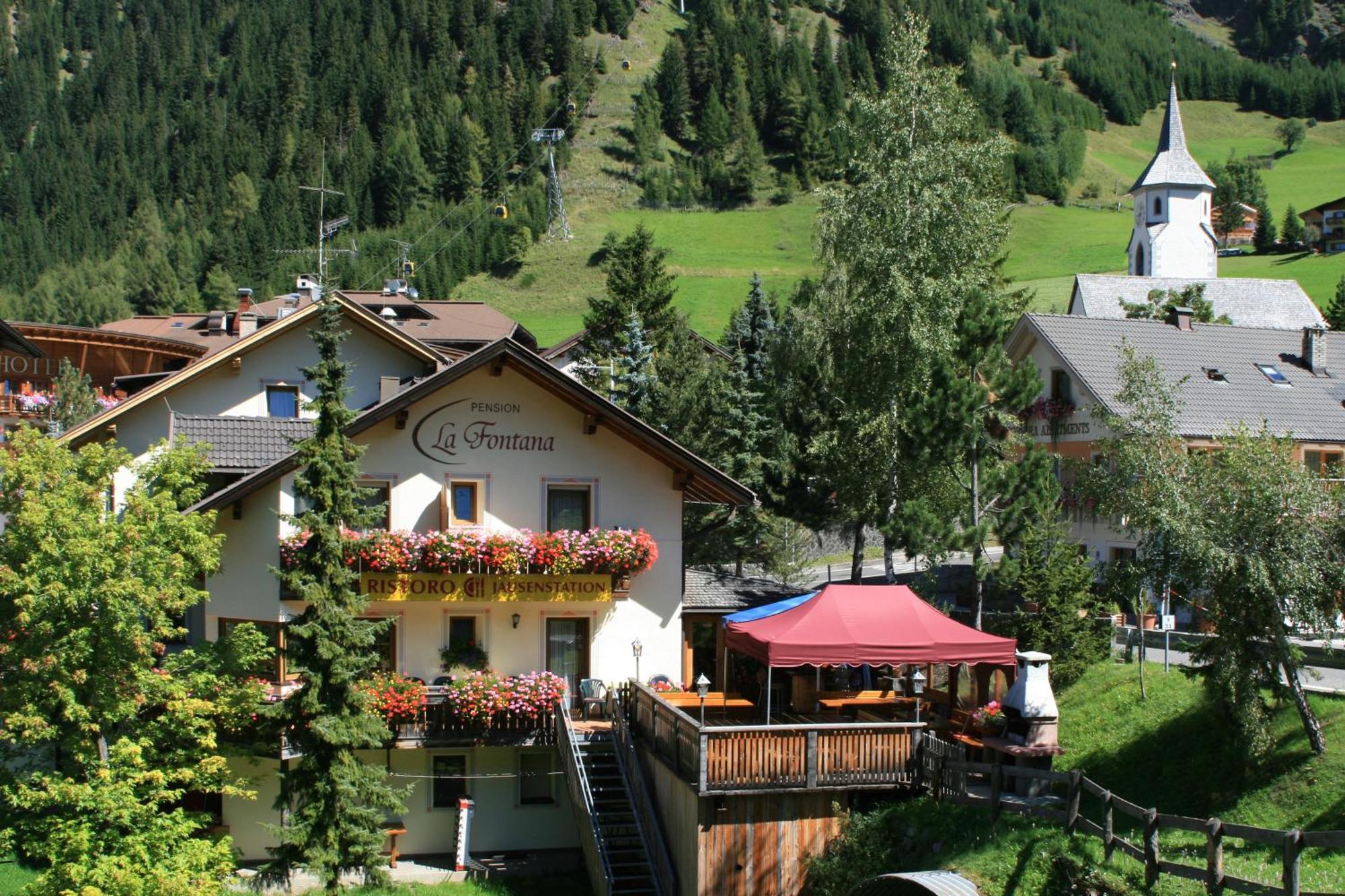 Ostaria La Fontana Hotel Corvara In Badia Exterior photo