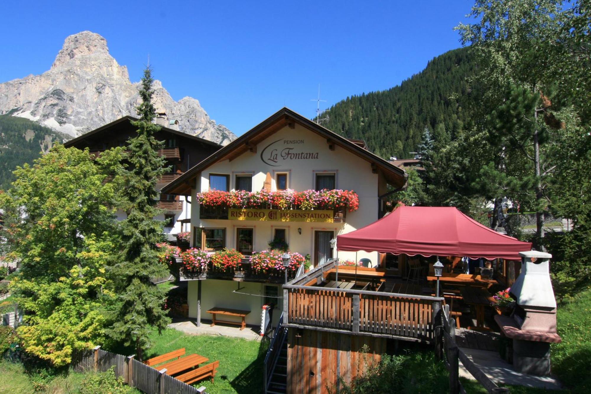 Ostaria La Fontana Hotel Corvara In Badia Exterior photo