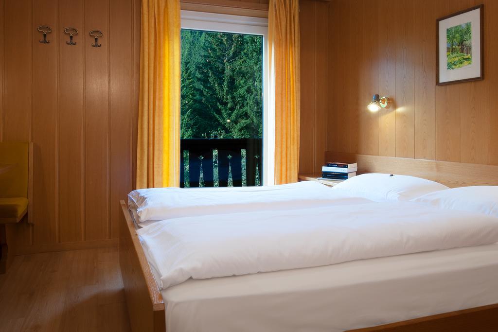 Ostaria La Fontana Hotel Corvara In Badia Exterior photo